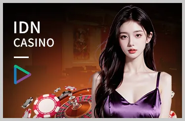 Biểu tượng máy Slot cổ điển với trái cây và số 7 may mắn